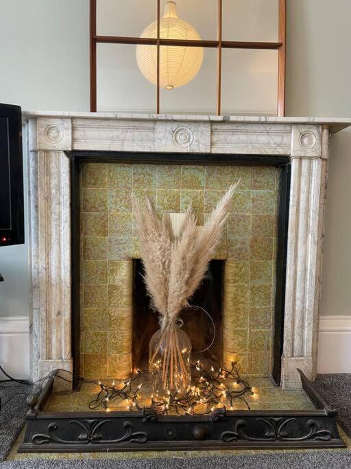 Stunning Seafront Apartment *